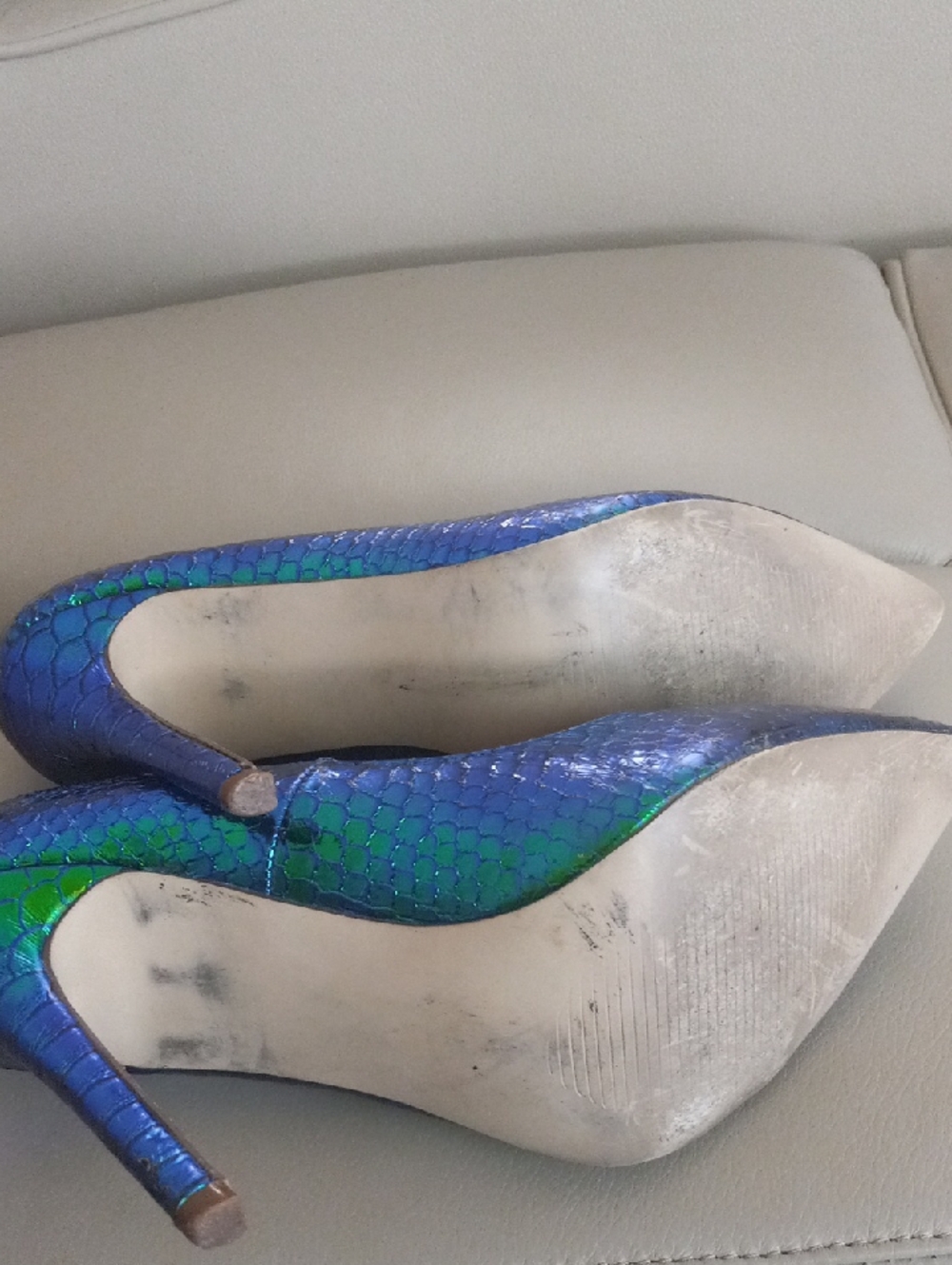 JustFab Vivienne Iridescent Blue-Green Mermaid Scale Pointed Toe Stilettos Sz 8 - Picture 13 of 13